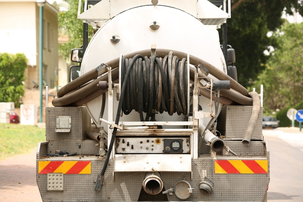 Commercial pumping truck